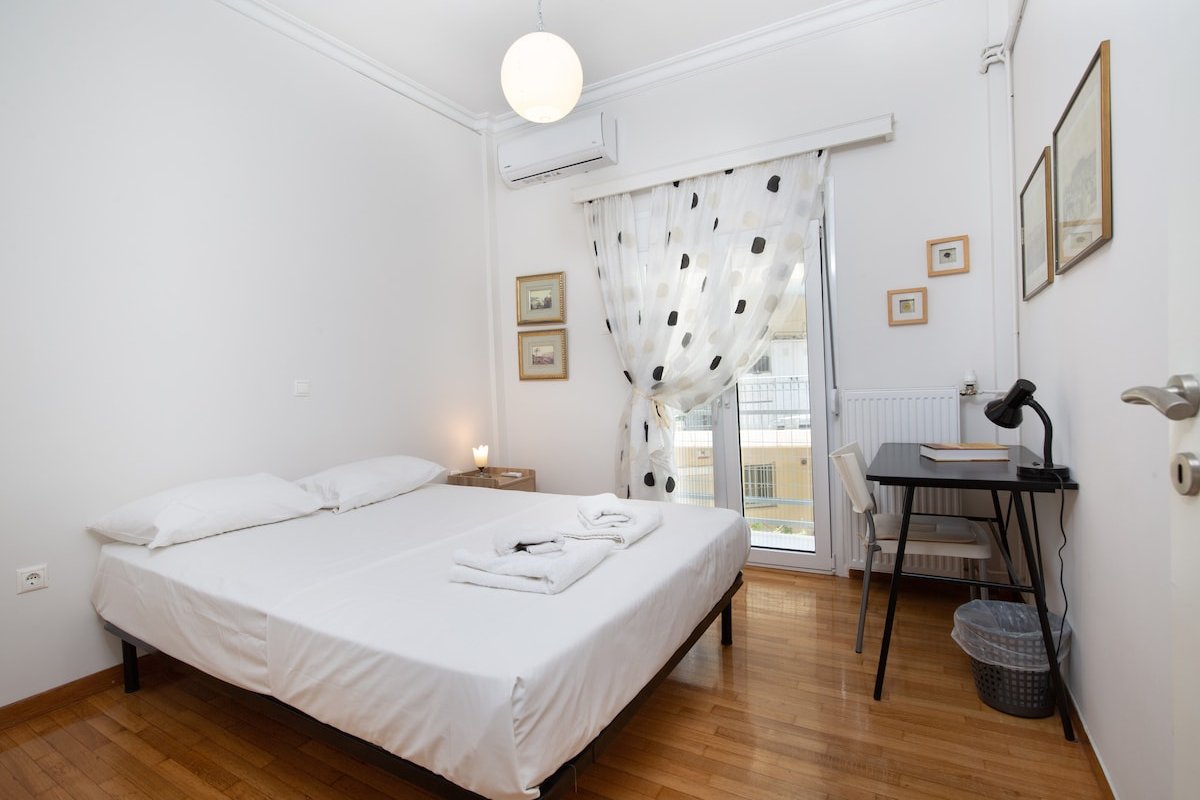 Spacious 3 Bedroom Apartment With Large Balcony gallery image 2