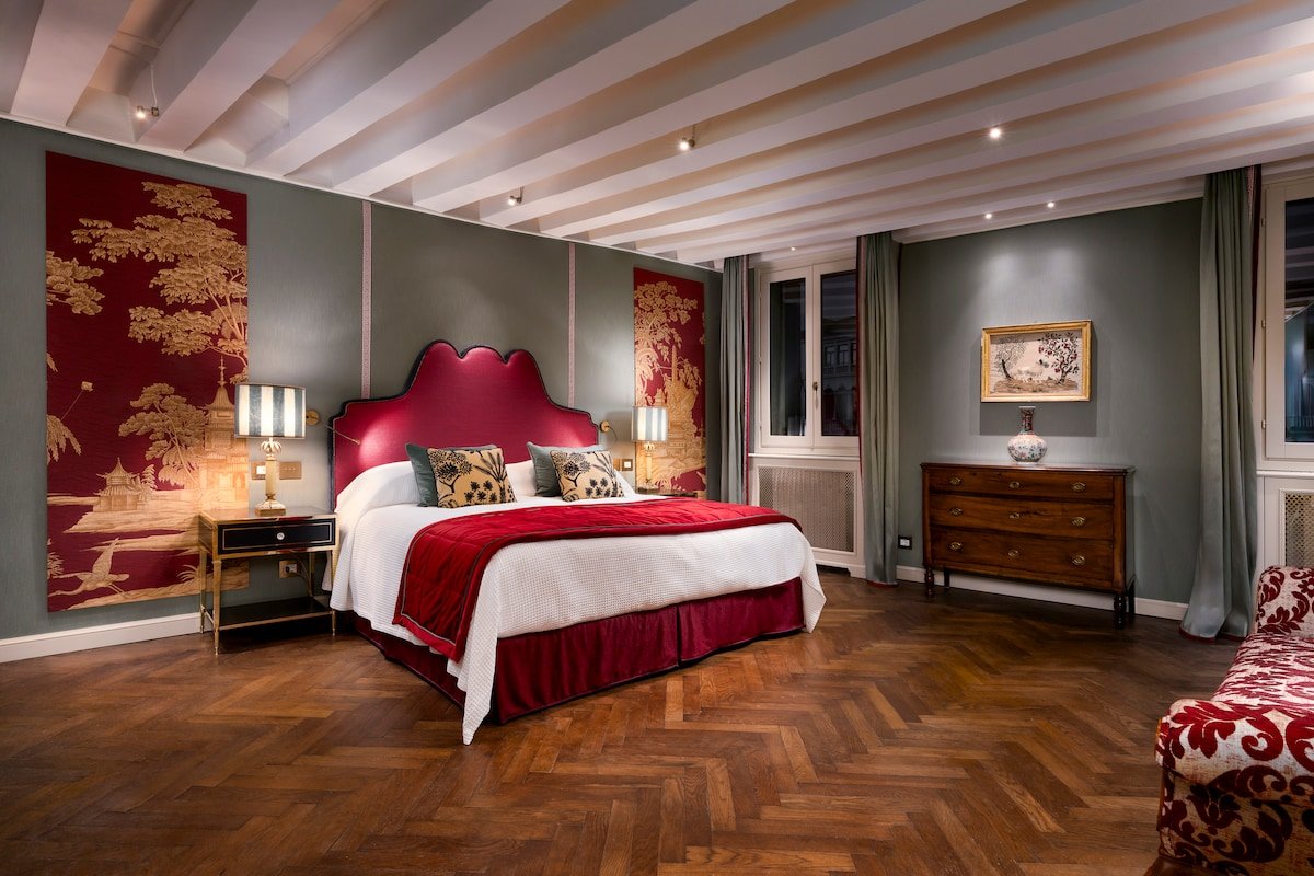 Palazzo Loredan Grand Canal gallery image 3