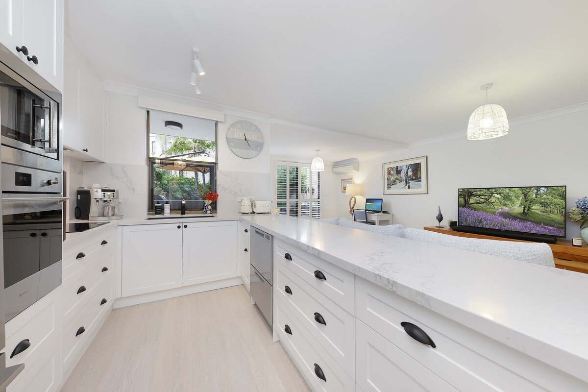 Ultimate Seaside Lifestyle in Serene Setting gallery image 4