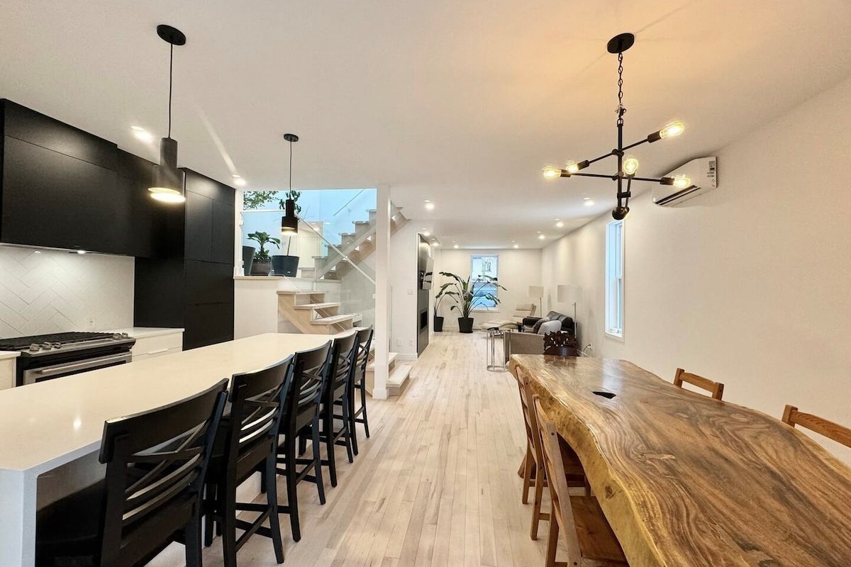 Maison moderne. Quartier Plateau Mont Royal gallery image 2