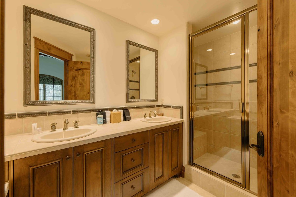 Newly Remodeled, Ski in/Ski out, Hot Tub | By gallery image 2