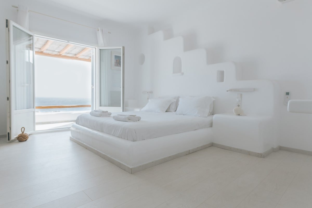 Private Cliffside Villa, 150 meters from the beach gallery image 4