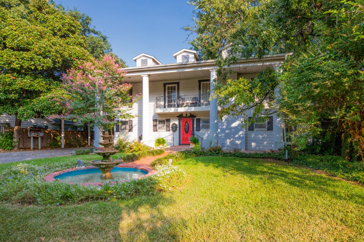 The Azalea Main House, central, King beds, 2 acres