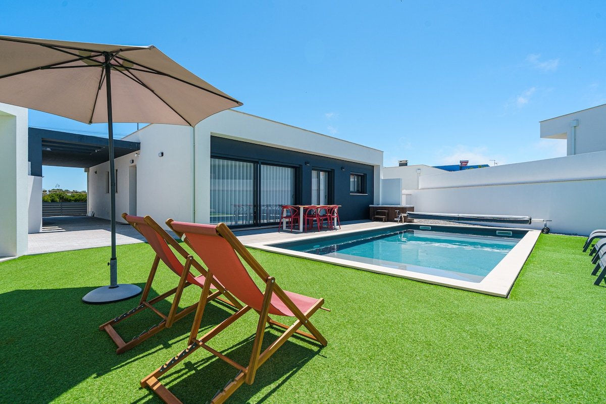 Villa Tropical with jacuzzi and private pool gallery image 2