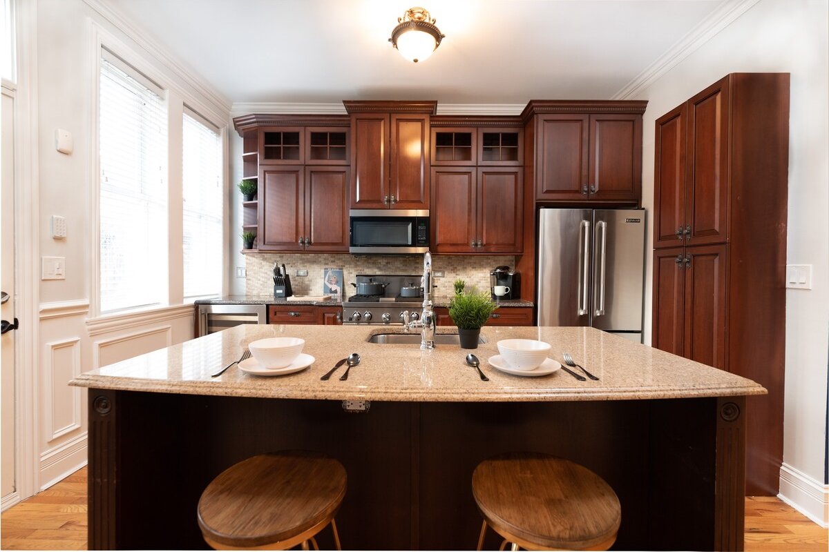 Entire Cubby Blue House – Wrigley ~Free Parking gallery image 5