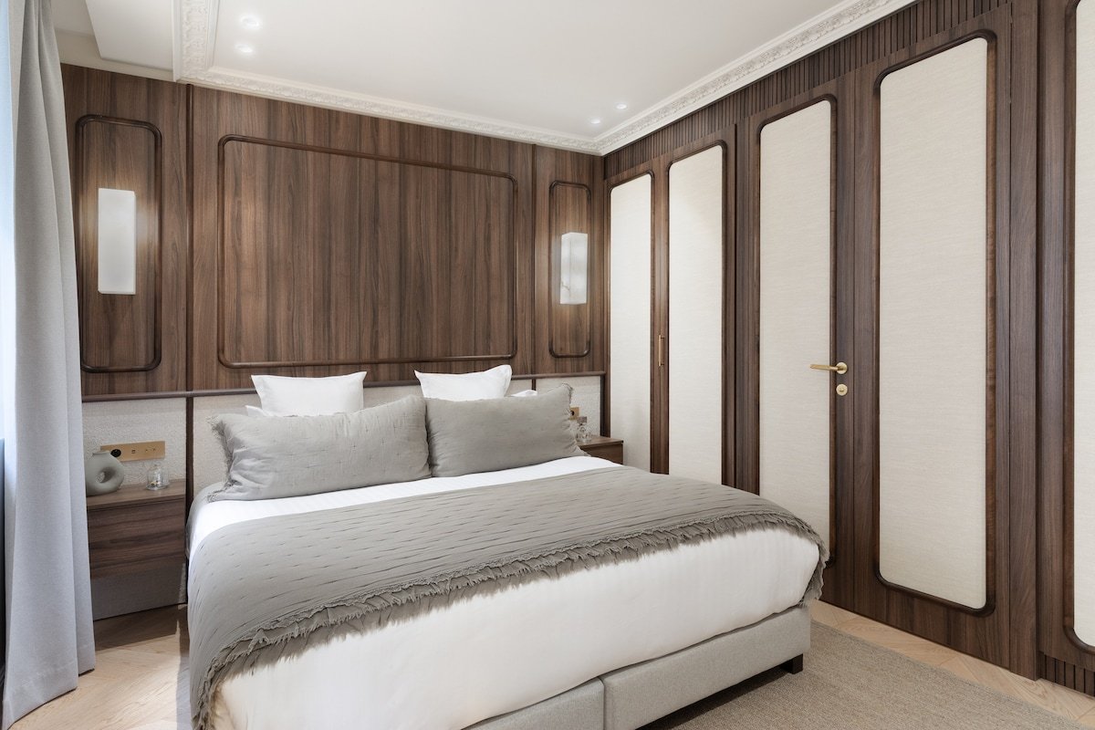 A Sophisticated 1-BR with Services in Louvre gallery image 4