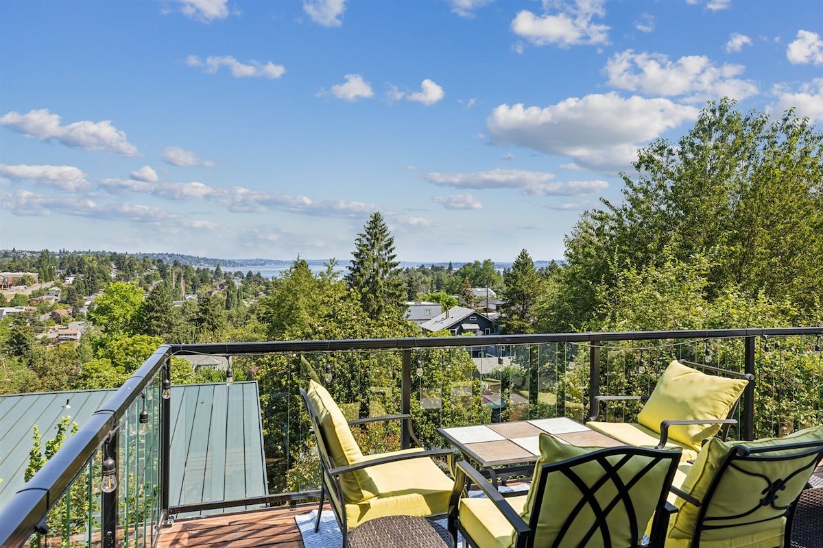 4-Bd w/ AC, Walk to Light Rail, Yard, VIEW Dog OK! gallery image 4