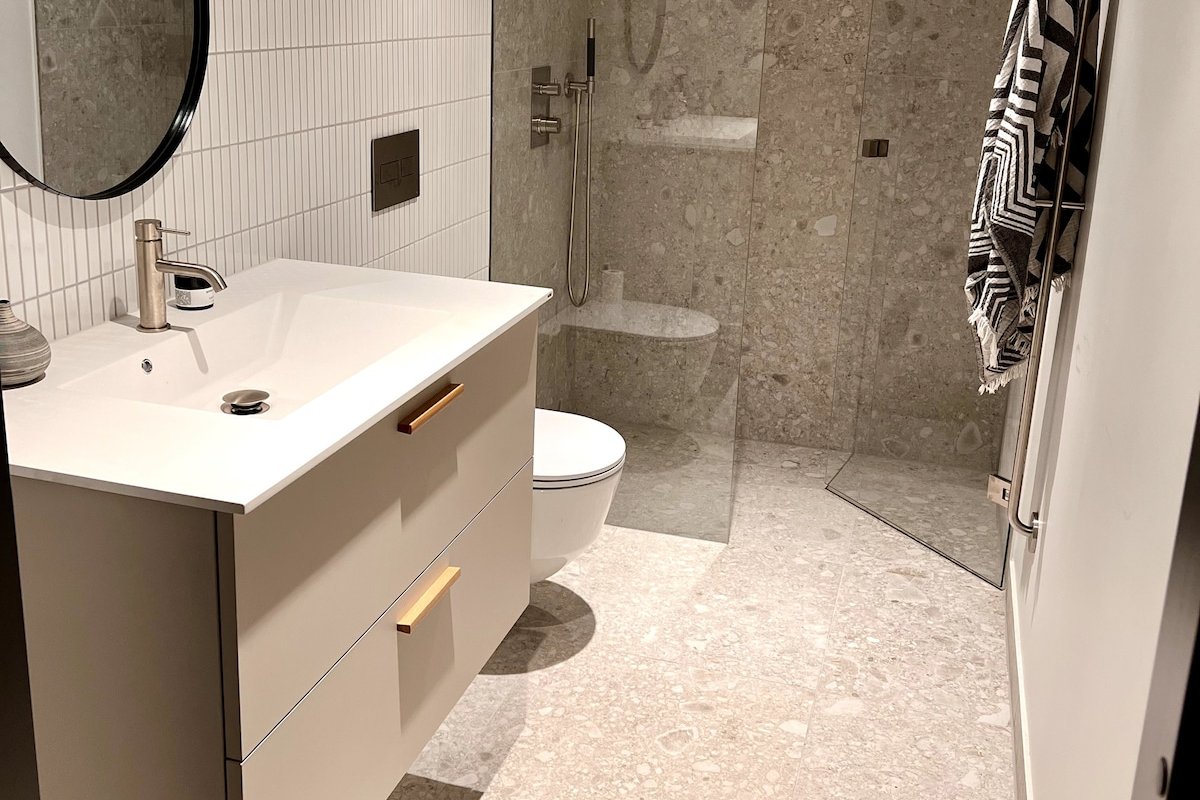 Ny designleilighet med masse plass og hage gallery image 5