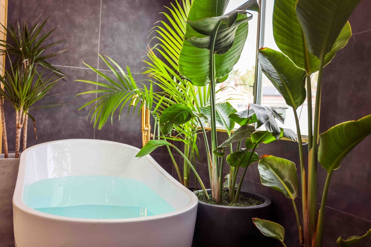 Villa,Pool,Sauna,Hottub,Gameroom,Mini-golf gallery image 4