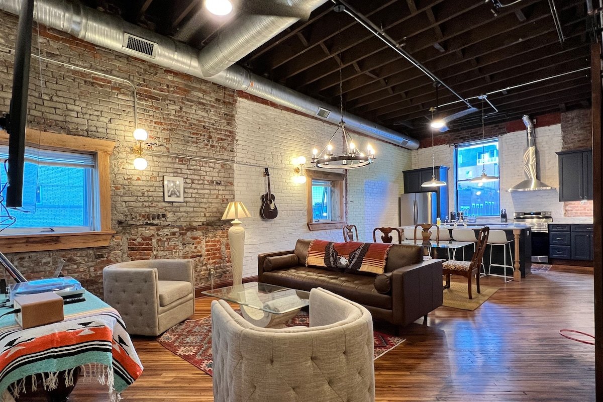 1882 Lofts – 401 – Downtown 2nd & Church gallery image 2