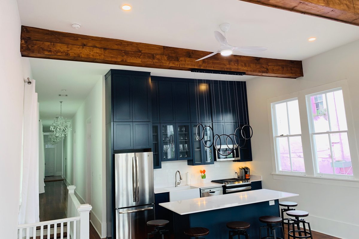 Walk to Bourbon. Luxurious. Sleeps 12p. 4.5 Baths