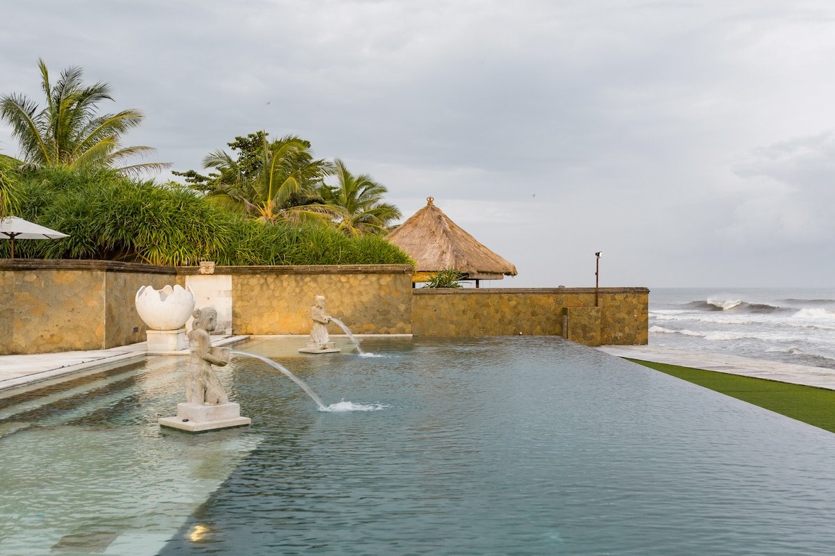 Bayu Gita Beachfront gallery image 4