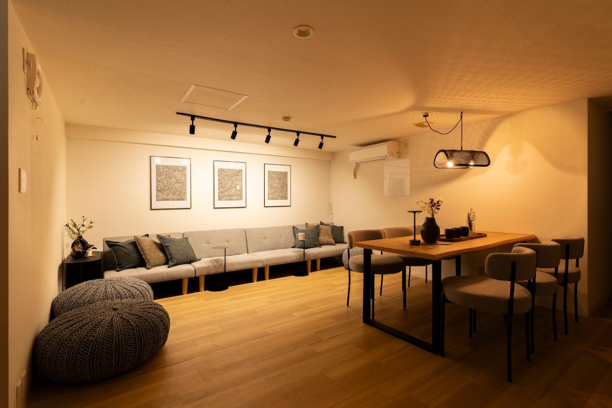 新宿駅徒歩圏内/渋谷駅電車で10分/東新宿駅徒歩4分/ベッド8台/3シャワールーム/和を感じる gallery image 4