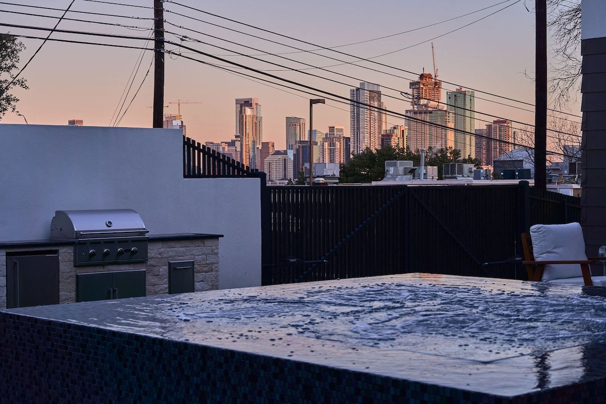 Lone Star Lookout by Lux Tiny Resorts gallery image 5