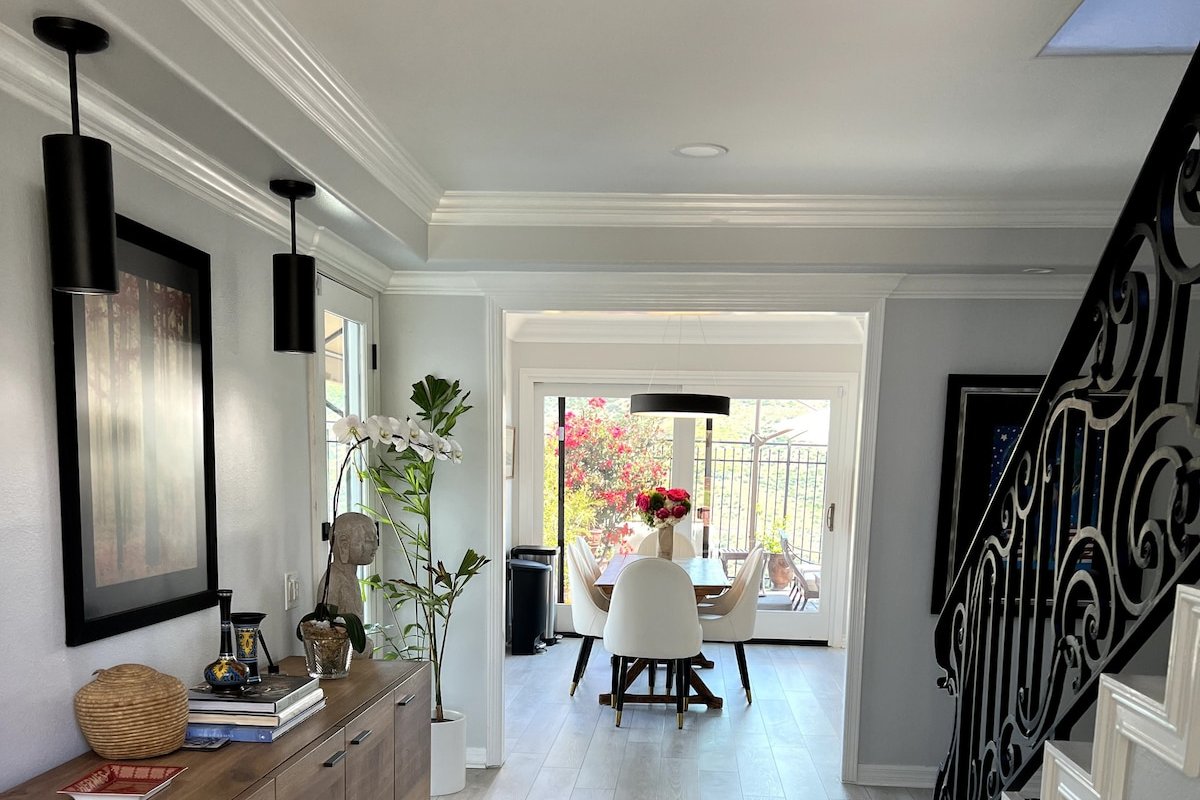 In desirable Westlake location, quiet and views gallery image 4