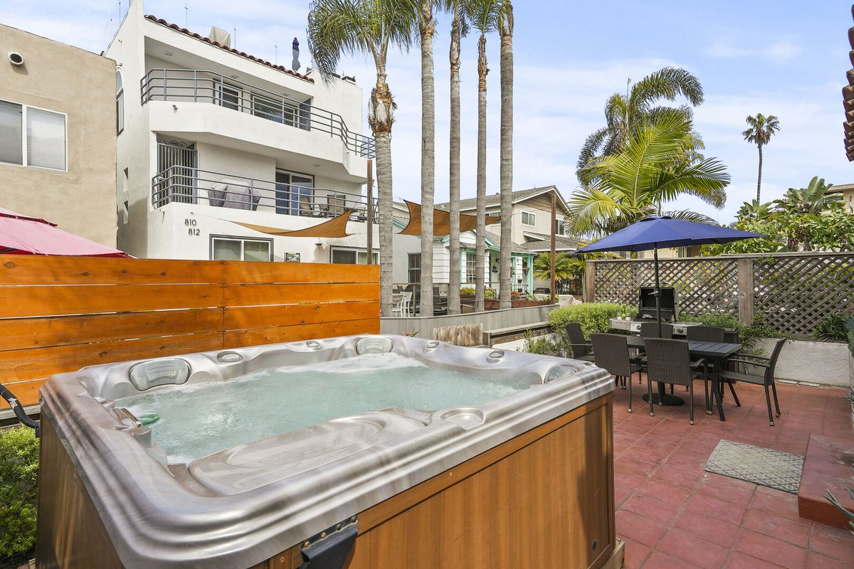 Massive Beach Home w/ AC, Garage, Spa & Bay View