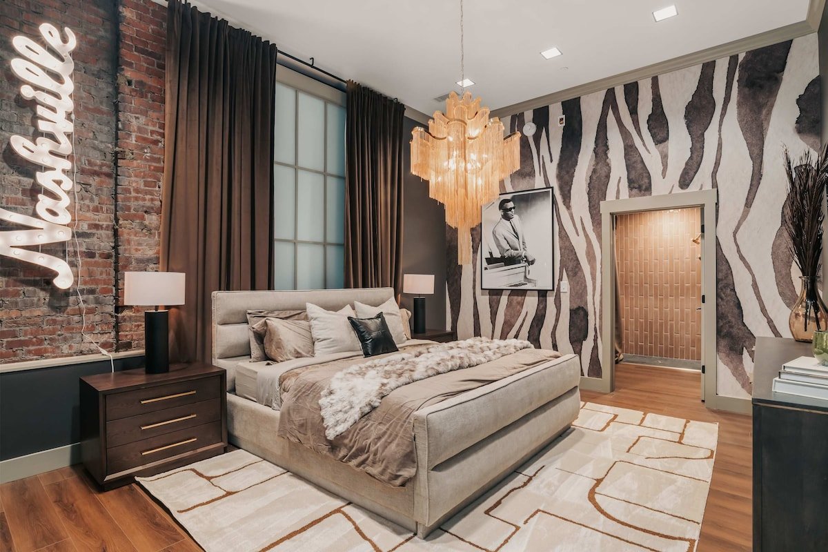 Starr Piano • Carraway • Luxury Near Broadway gallery image 2