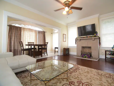 1 block to St Charles ave near French quarter