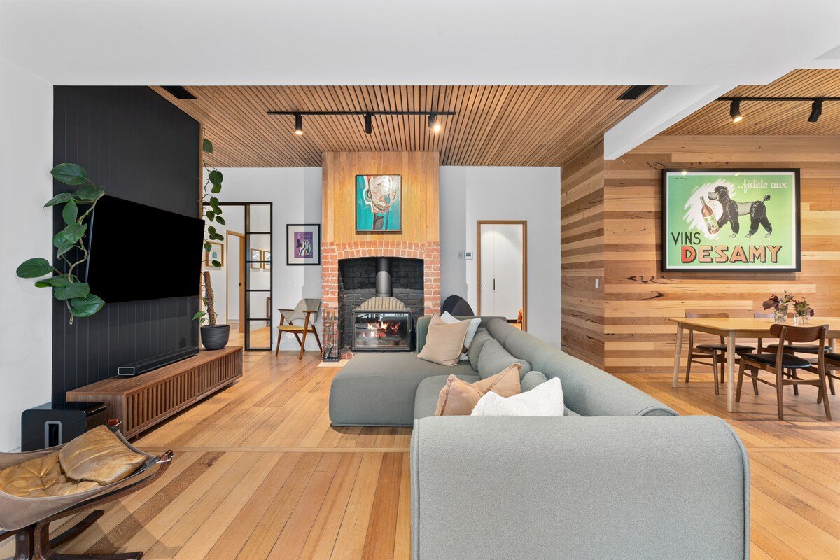 Pt Leo Beach Farm House – Pool/Sauna-walk to beach gallery image 5