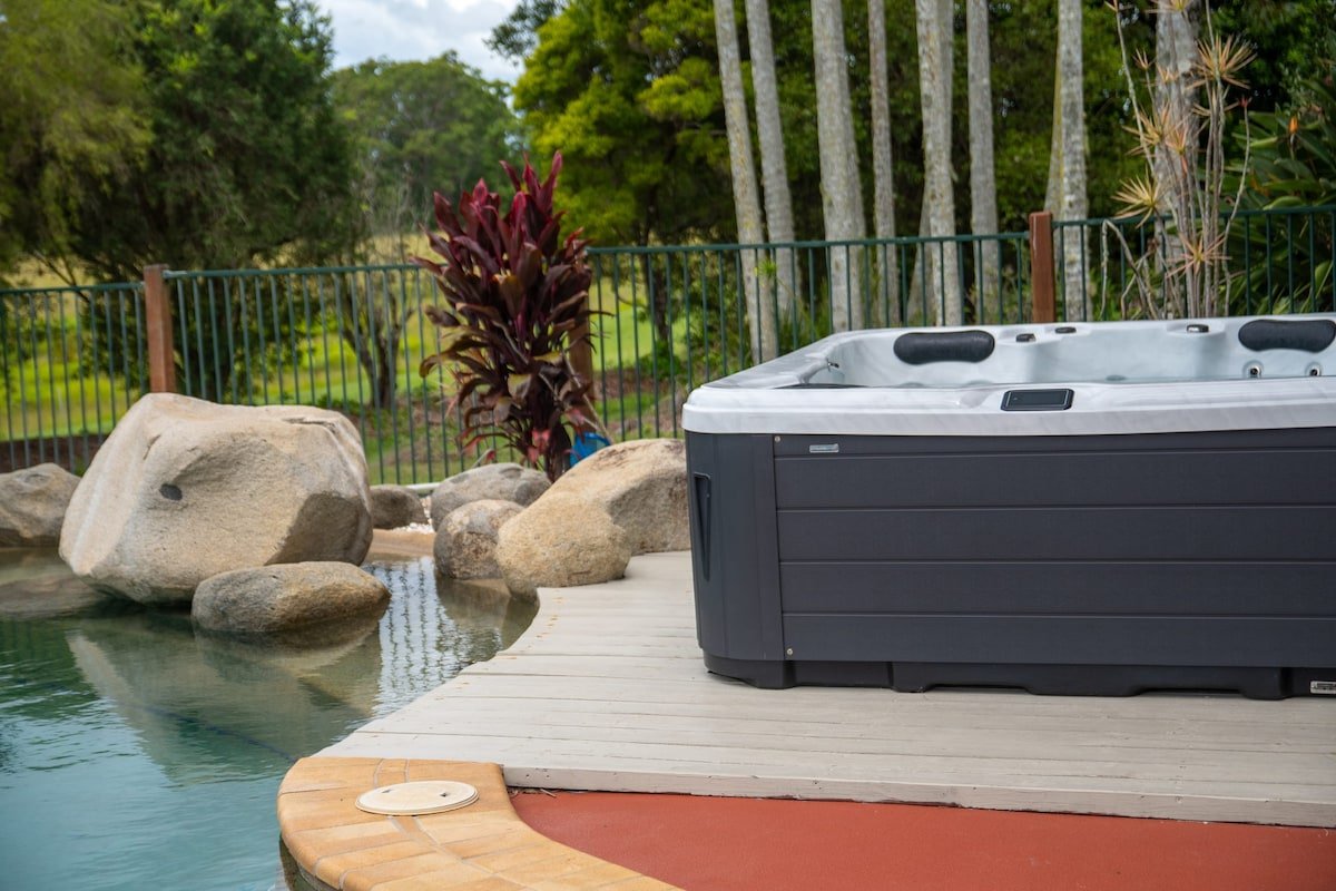 The Old Sugar Mill, Sunshine Coast. Sleeps 25 gallery image 5