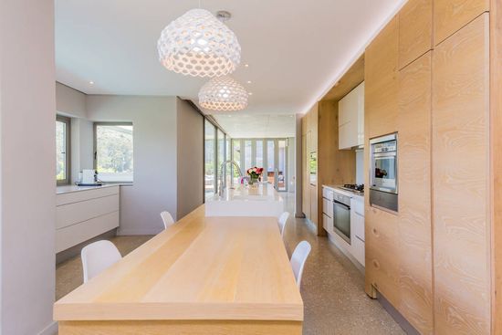 Photo 3 of Villa Constantia accommodation in Constantia, Cape Town with 7 bedrooms and 7 bathrooms