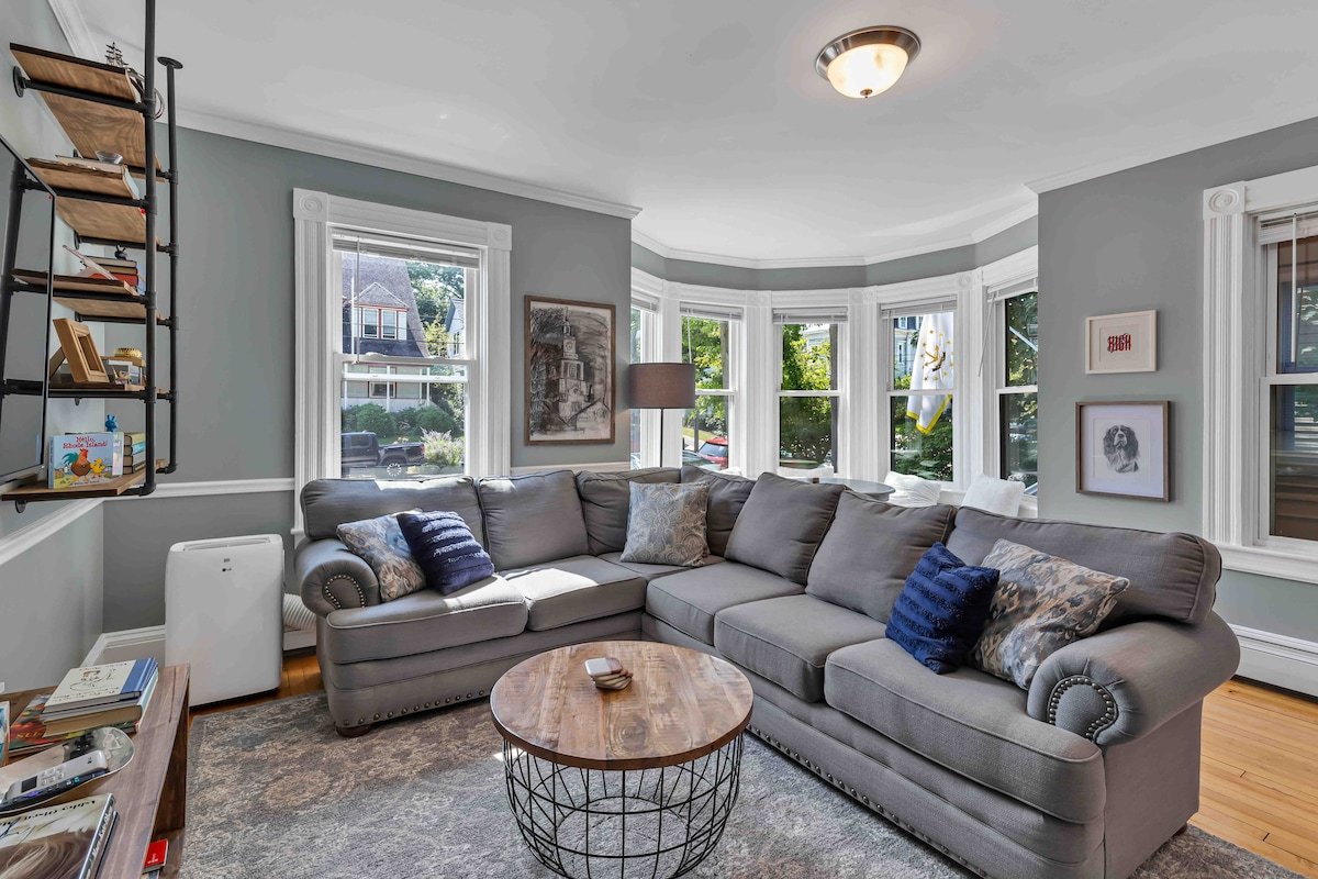 The Wayland House – 6BR Family ❤️ Retreat Sleeps 15 gallery image 4