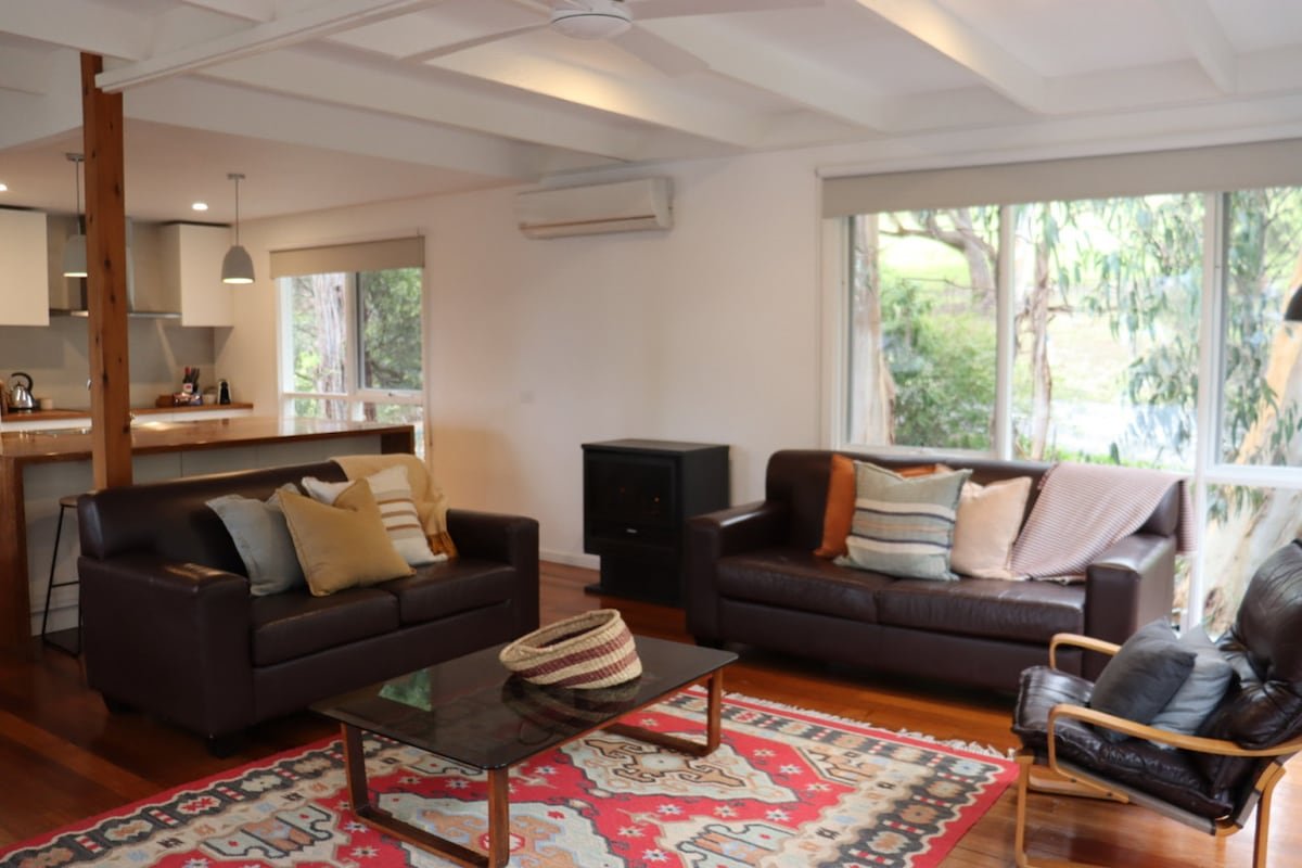 Whispering Gums Ocean Views Pet welcome EV Charger gallery image 3