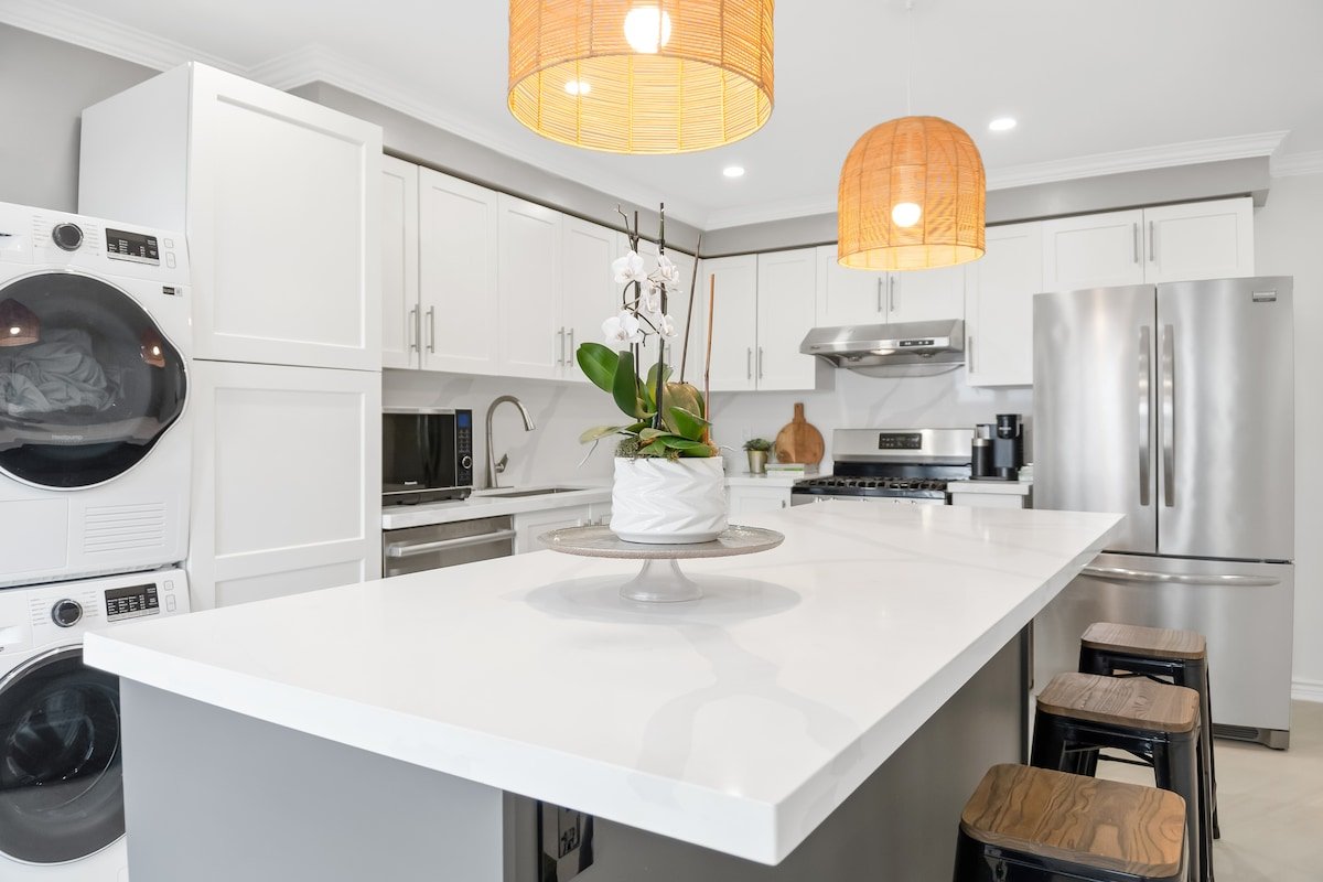 Spacious monthly stays. Your home away from home gallery image 2