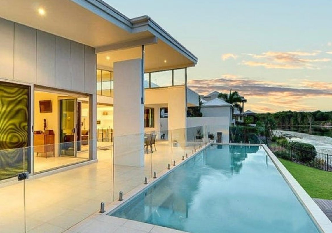 Lakefront Luxury: Golf & Beaches