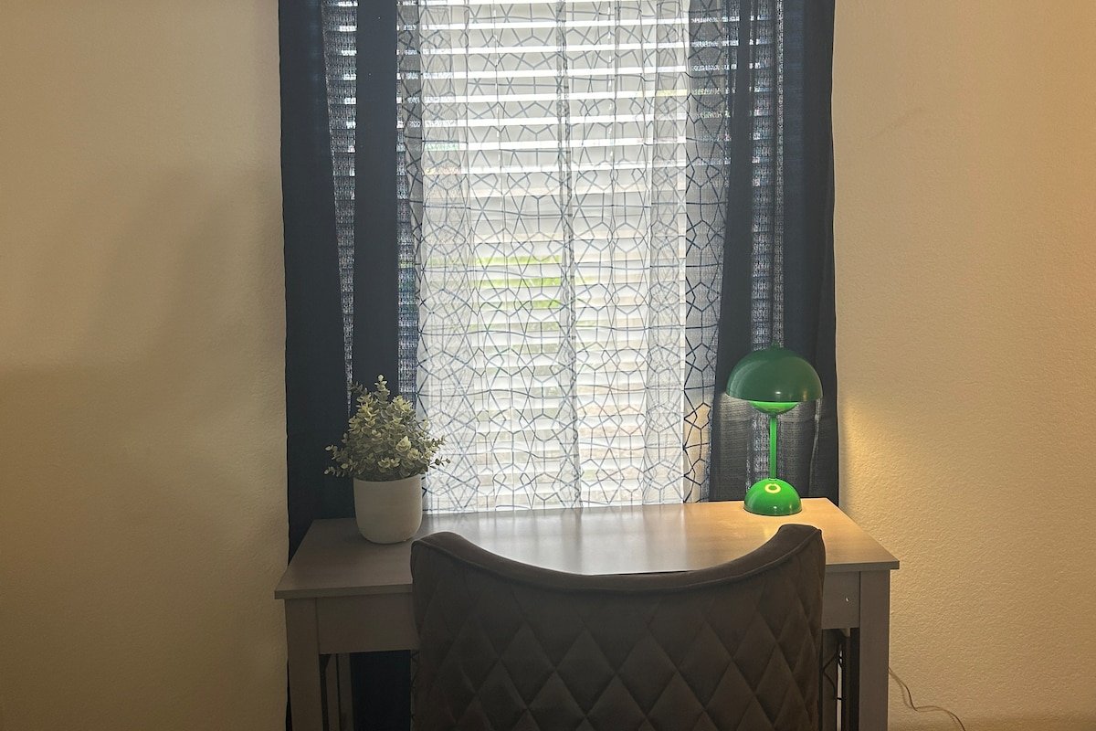 Spacious and remodeled no resort or parking fees gallery image 5