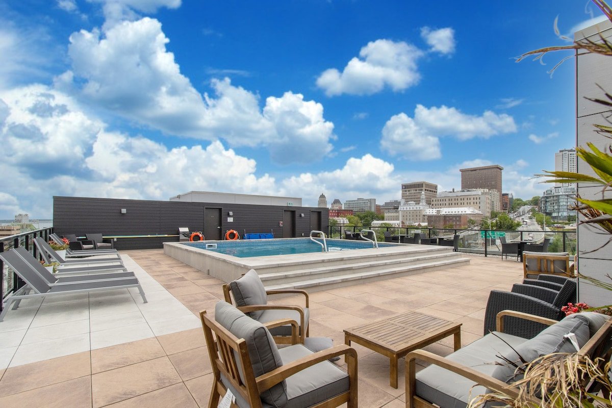 Panorama Penthouse: Free Parking, Roof Top, Gym gallery image 3