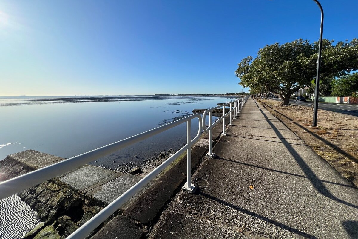 Salt+Pepper – Whole Duplex *Pets OK* 500m to beach gallery image 3