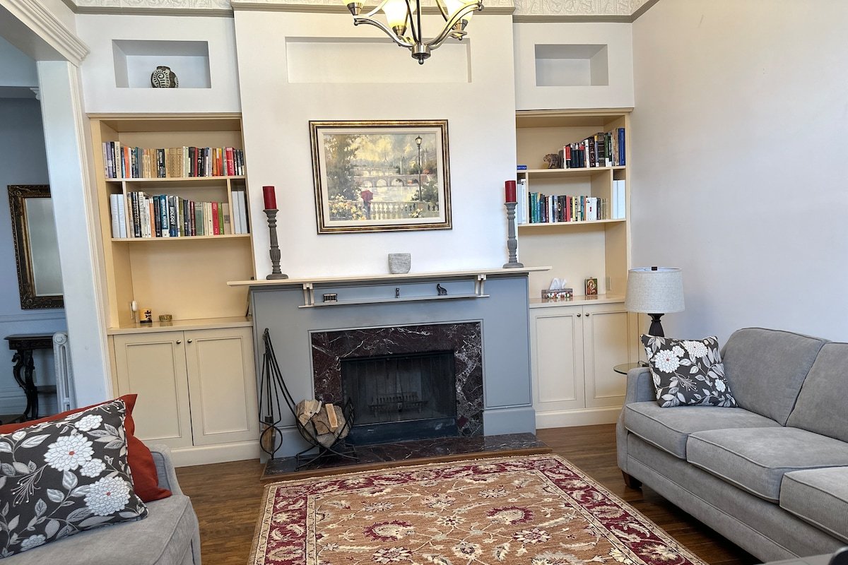 Elegant 4BR home in prestigious Westmount gallery image 2