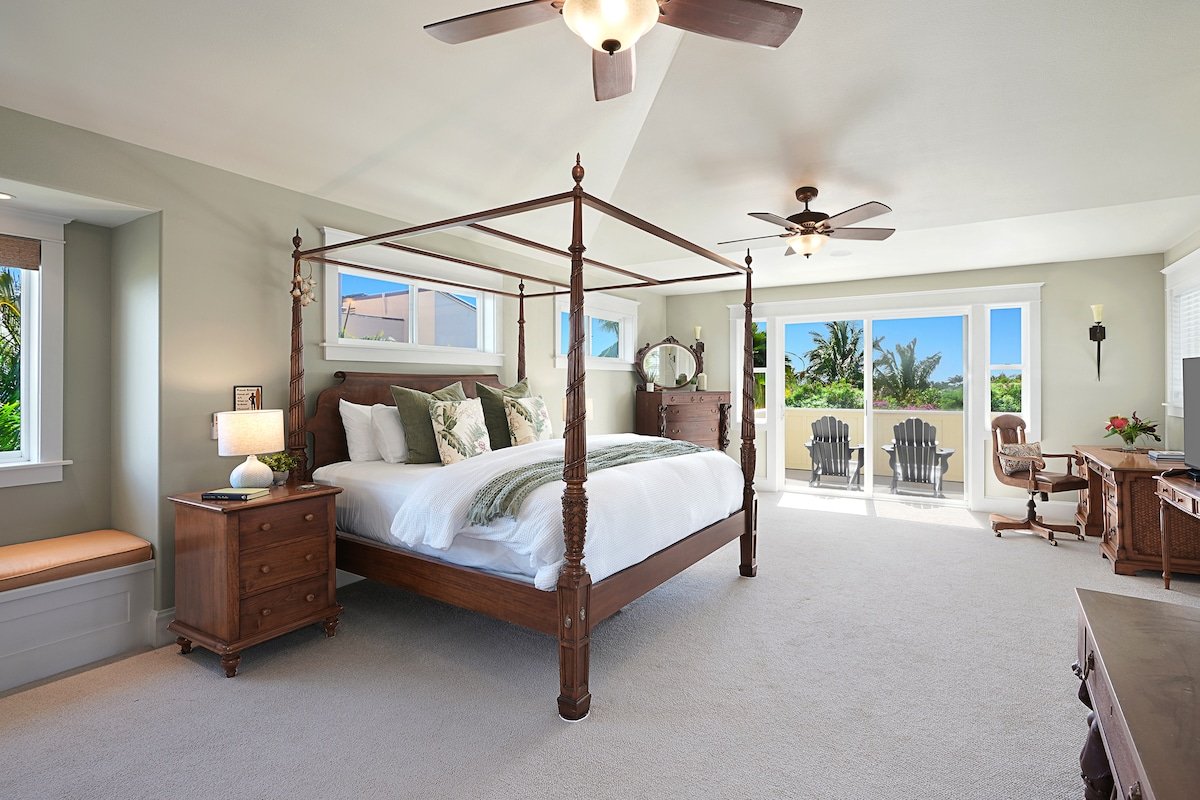 6 Bed Ultra Luxury Home with Pool Near Grand Hyatt gallery image 5