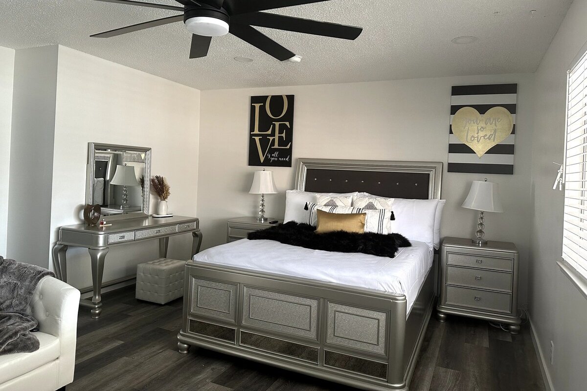 Luxurious Retreat: Four Queen Beds/ a Private Pool gallery image 4