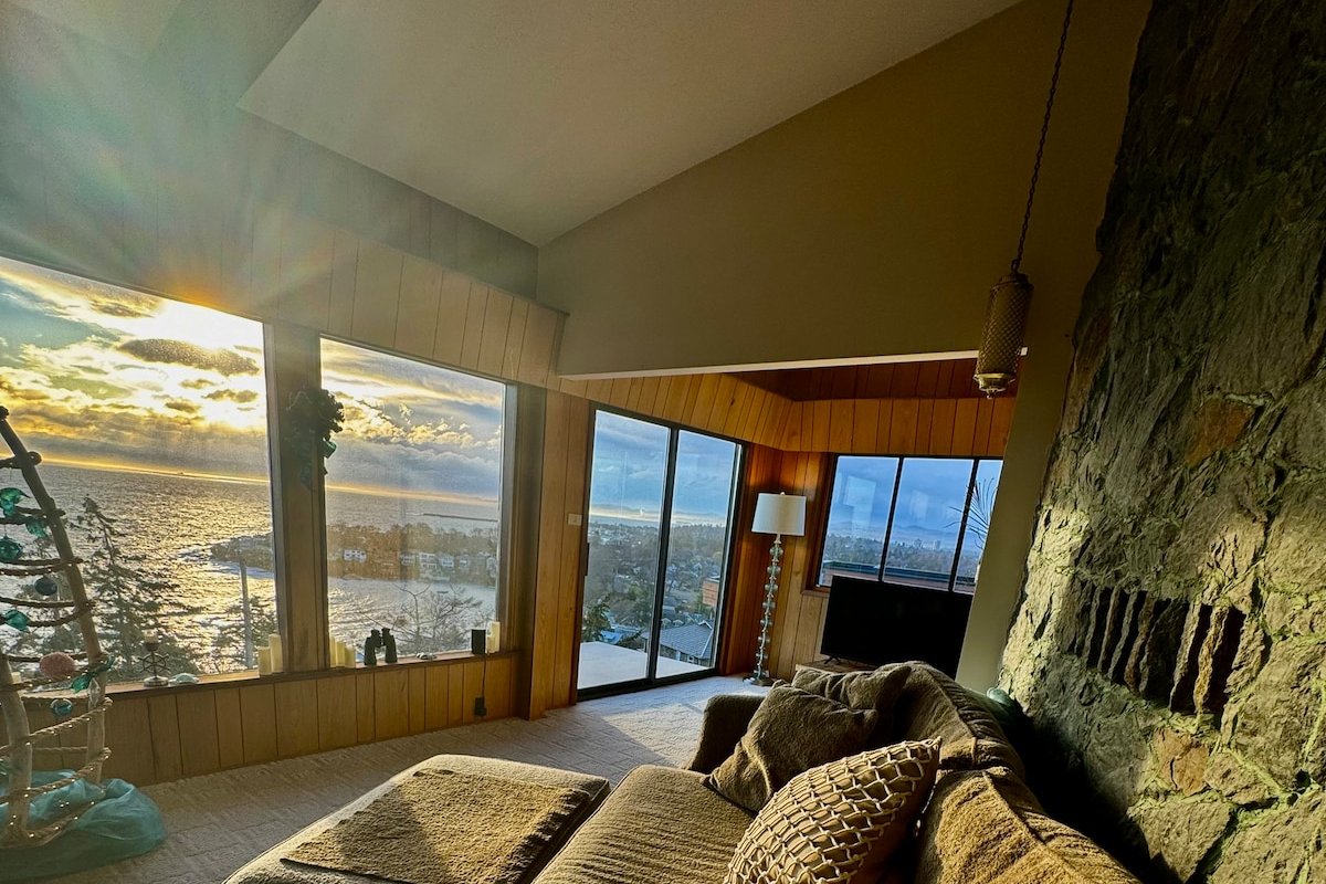 Entire Retreat- 4 beds 2 Bath, Kitchen gallery image 2