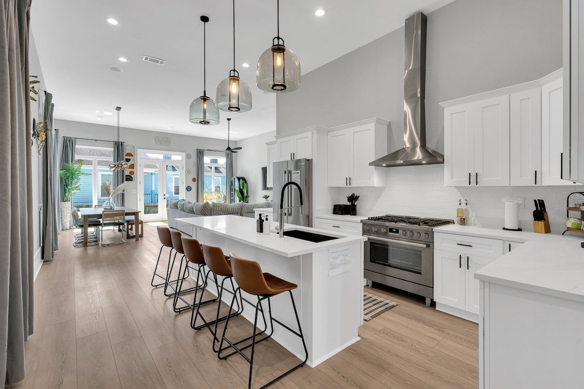 Pool | Minutes to Superdome & French Quarter | 5BR gallery image 3