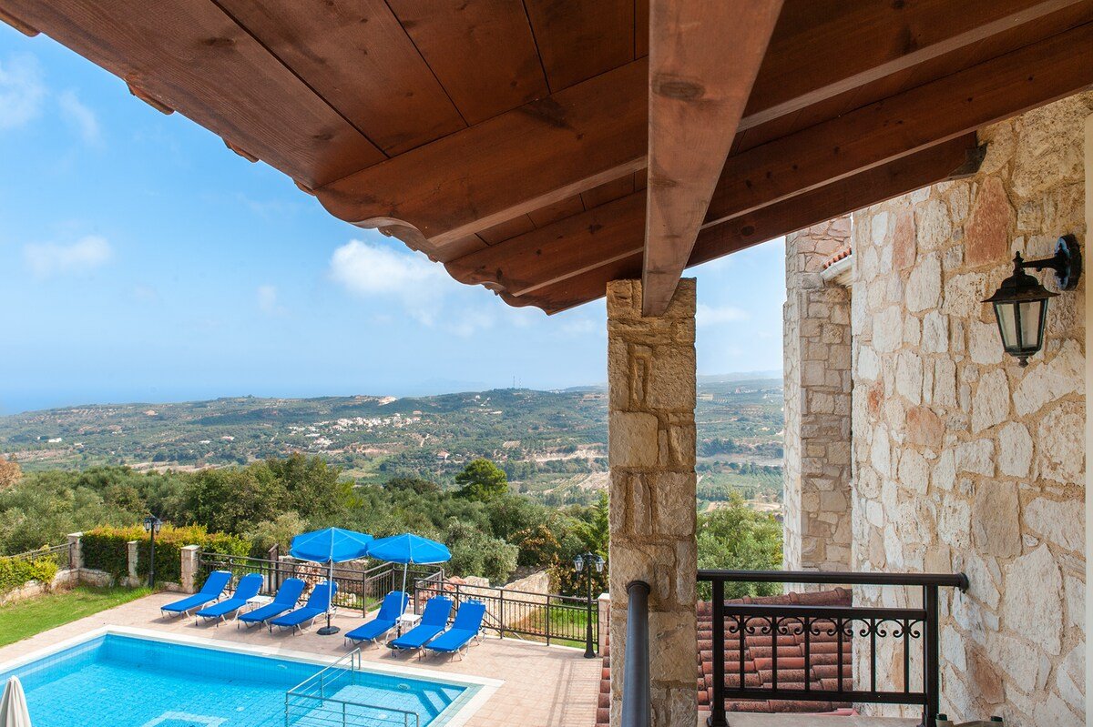 Deluxe Stone-made villa with Private pool gallery image 3