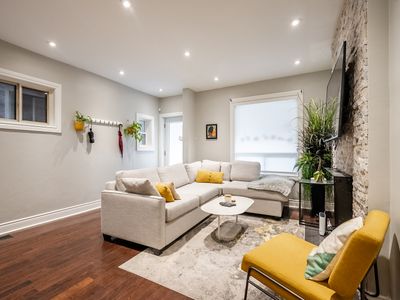 Wychwood Haven: Modern 3 bdrm