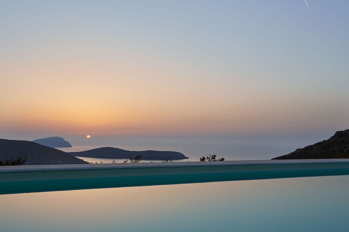 House with a view and private pool gallery image 5