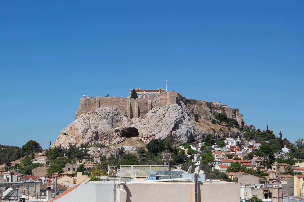 Avra – Premium Acropolis view – Family bedroom