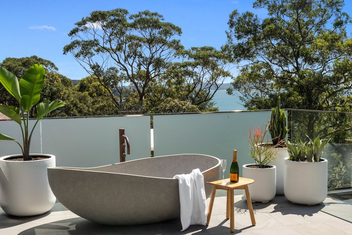 Florida Breeze – Palm Beach (5 min walk to beach) gallery image 2