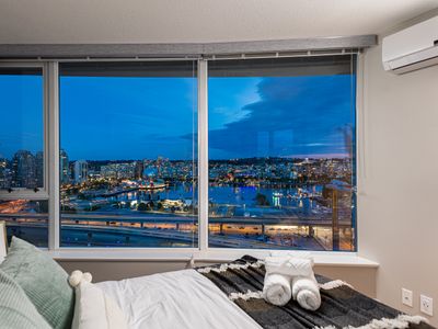 Stunning view! AC/Office/ Pool/Gym/Free parking