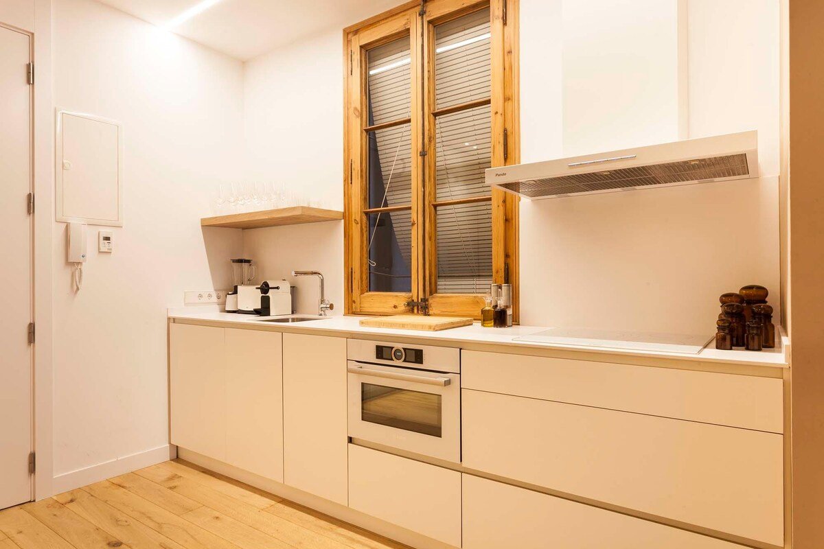 Soothing 2 bed/2 bath, city centre – Max 3 guests gallery image 4