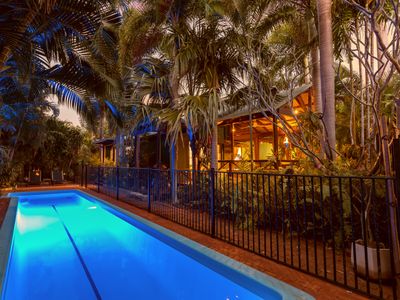 Family Friendly Oasis -Walk to Buzzing Cable Beach