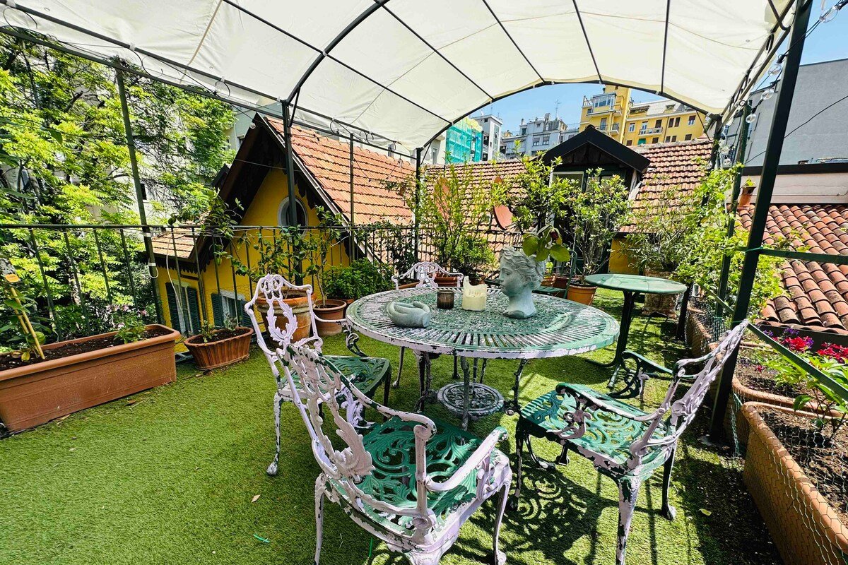 PRESTIGIOUS ESCAPE IN MILAN WITH GREAT TERRACE gallery image 2