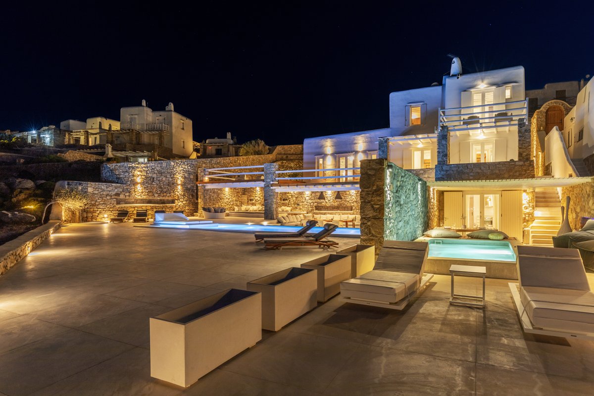 Mykonos Actor’s Villa. 5 bedrooms, private pool.