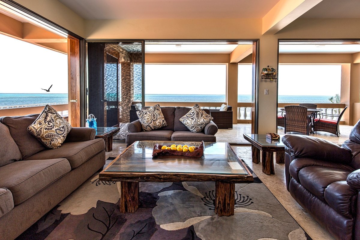 Hip Nautic- 3 Bedroom Vacation Home gallery image 3