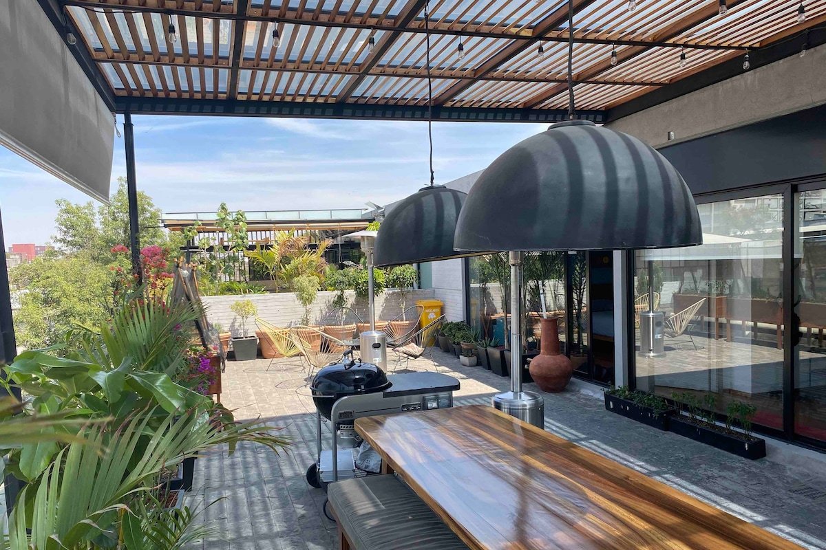 Stunning “Penthouse” in the Heart of Roma, CDMX gallery image 2