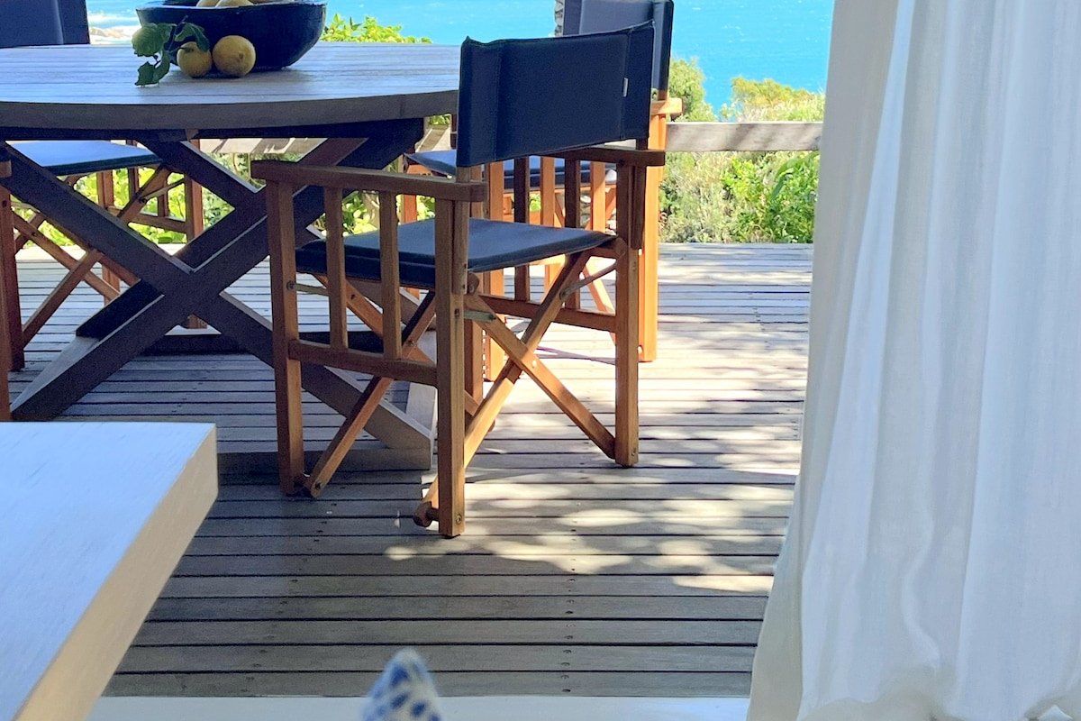 “The Palm” Unique Beach Retreat gallery image 4